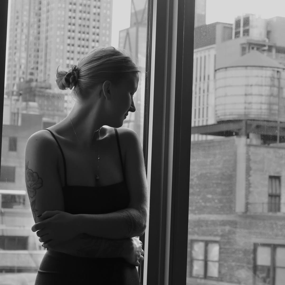 Held by W – fotografia